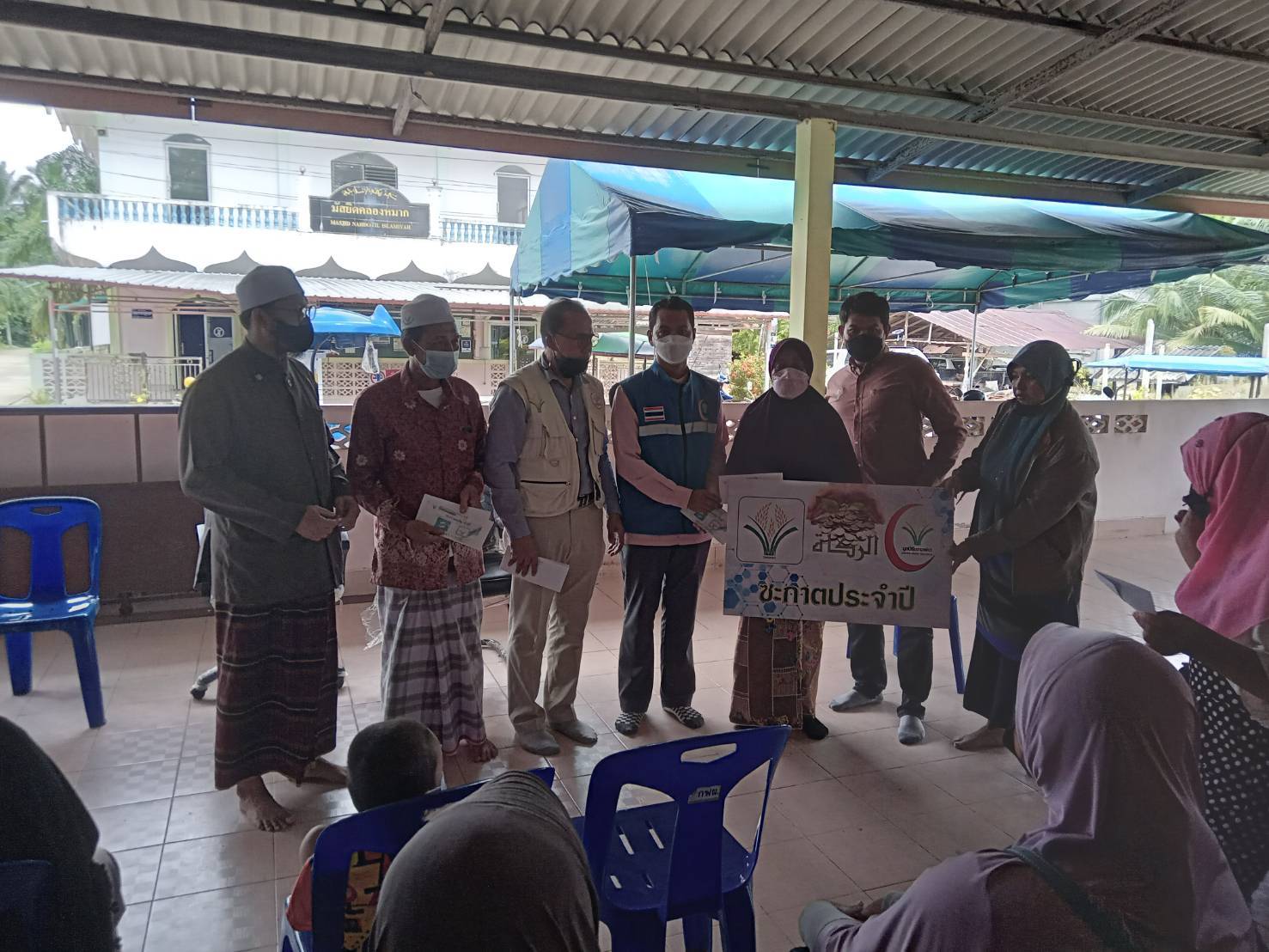 มูลนิธิษะกอฟะฮร่วมกับสหกรณ์อิสลามษะกอฟะฮ จำกัด สาขากระบี่ ลงพื้นที่มอบซากาตให้แก่ผู้ที่มีสิทธิ์รับ 3 จุด จำนวน 30 ทุน 