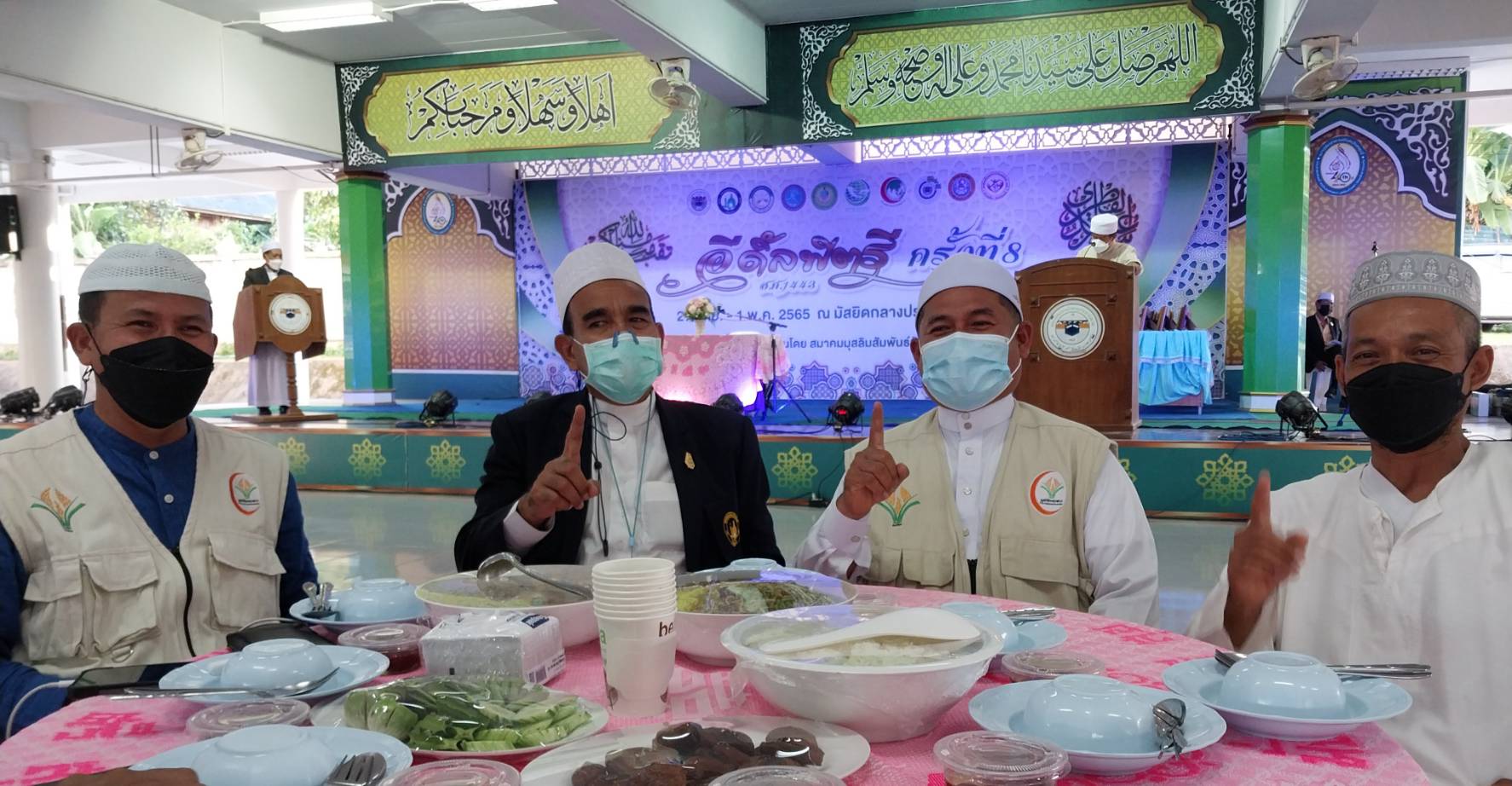 สหกรณ์อิสลามษะกอฟะฮจำกัดสาขากระบี่ร่วมกับมูลนิธิษะกอฟะฮ มอบซากาตประจำปีในงานต้อนรับอีดิ้ลฟิตรี ณ.มัสยิดกลางประจำจังหวัดกระบี่